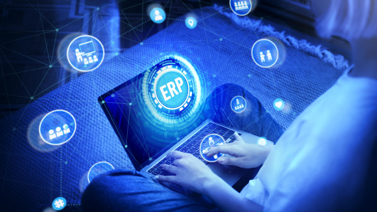 travail avec un logiciel ERP